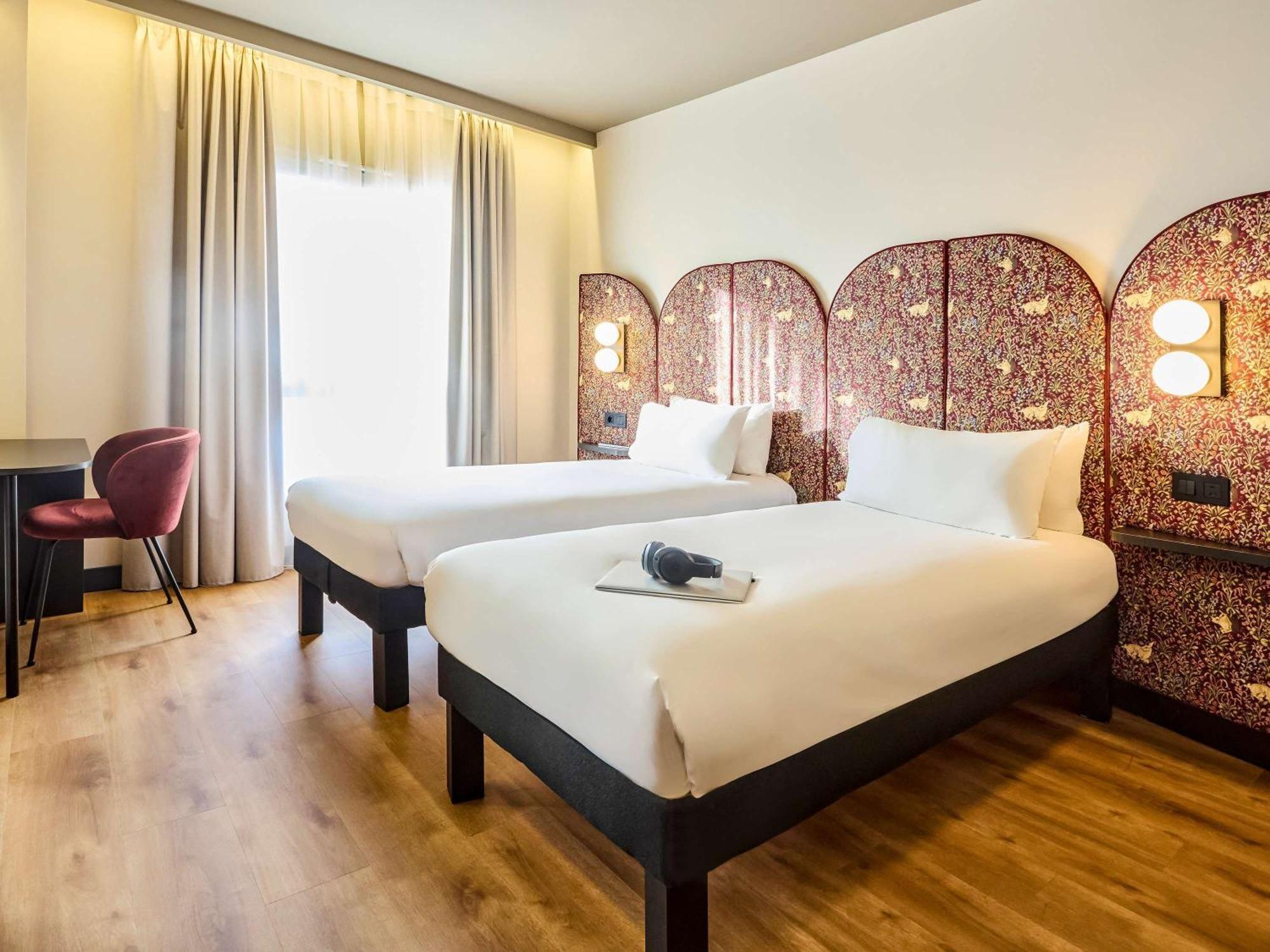 Ibis Styles Madrid Centro Maravillas Bagian luar foto