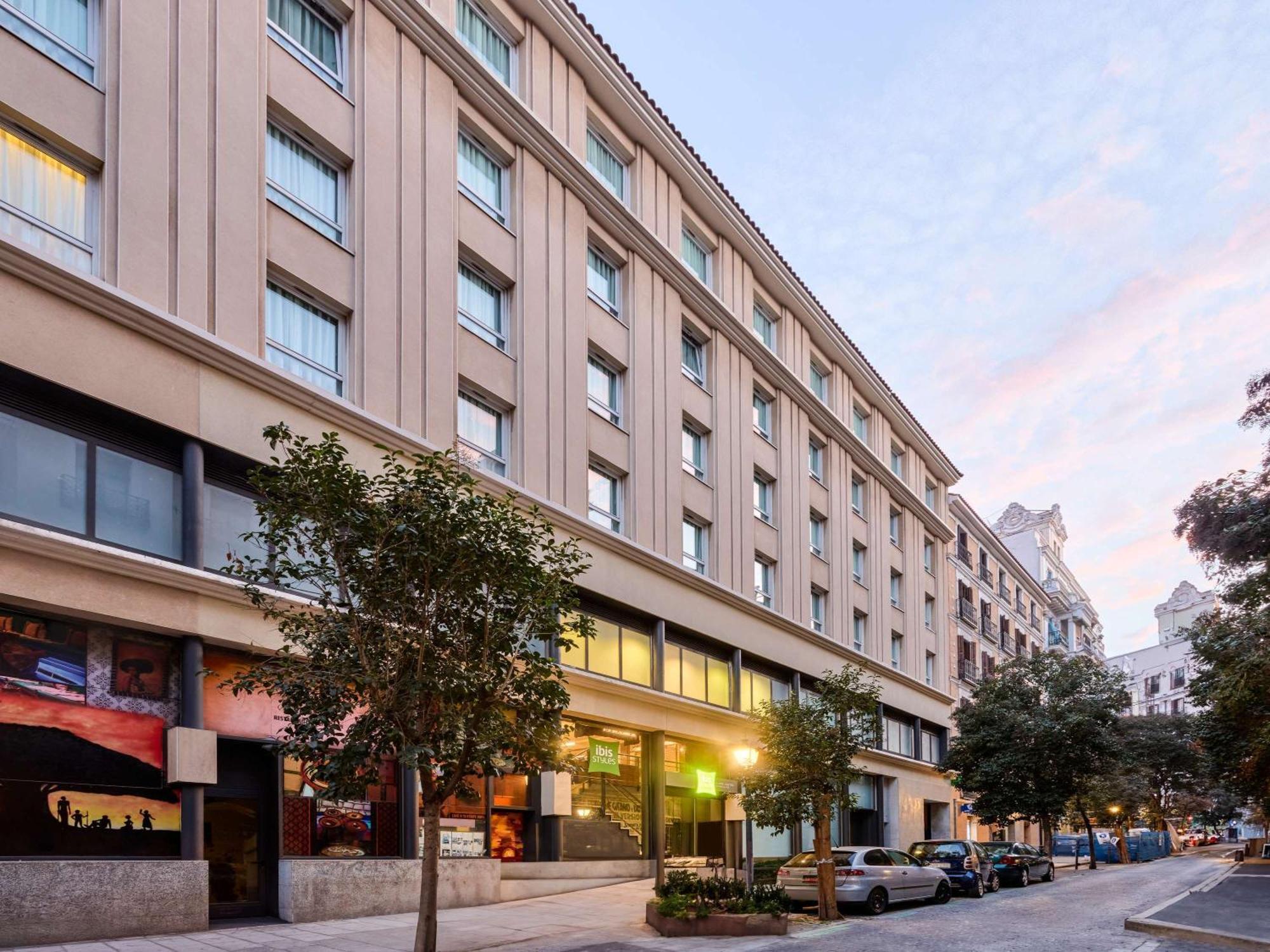 Ibis Styles Madrid Centro Maravillas Bagian luar foto